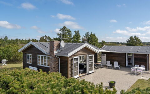 Amaja - 1.9Km from the Sea: Hus, Hjem, Tag, Sommerhus, Dør, Sidespor, Veranda, Estate, Stuehus, Gård