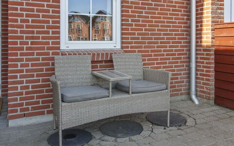 Eda - 3.5Km from the Sea: Bygning, Hus, Træ, Hjem, Tag, Sommerhus, Boligområde, Busk, Arkitektur
