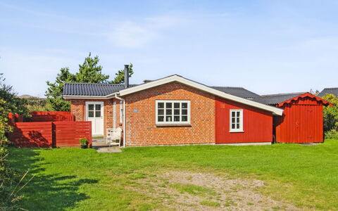 Hendrine - 500M from the Sea: Sommerhus, Hjem, Hus, Tag, Veranda, Estate, Sidespor, Garden Bygninger, Stuehus, Gård