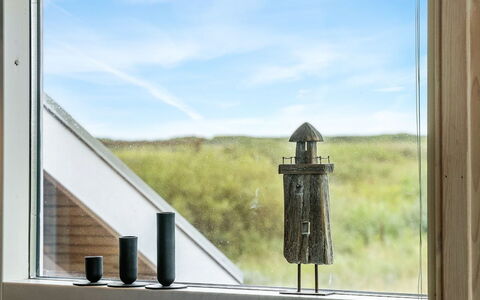Neia - 640M from the Sea: Tag, Hus, Land Lot, Hjem, Sommerhus, Estate, Garden Bygninger, Skygge, Bjælkehytte, Landscaping