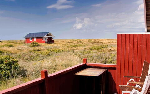 Neia - 640M from the Sea: Tag, Hus, Land Lot, Hjem, Sommerhus, Estate, Garden Bygninger, Skygge, Bjælkehytte, Landscaping