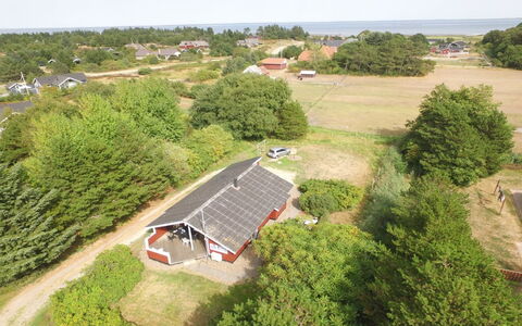 Vivan - 3.8Km from the Sea: Tag, Hus, Landskab, Hjem, Landdistrikt, Land Lot, Menneskelig Bosættelse, Sommerhus, Estate, Landsby