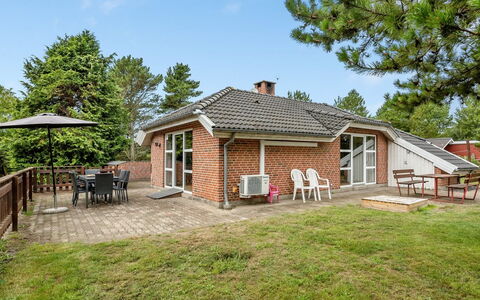 Botulf - 3.8Km from the Sea: Sommerhus, Hjem, Hus, Tag, Veranda, Estate, Sidespor, Garden Bygninger, Stuehus, Gård