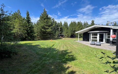 Bogatin - 1Km from the Sea: Hjem, Land Lot, Sommerhus, Lawn, Gård, Garden Bygninger, Estate, Stuehus, Landscaping