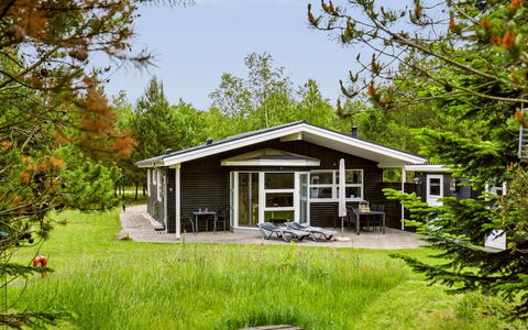 Bogatin - 1Km from the Sea: Sommerhus, Garden Bygninger, Sidespor, Stuehus, Veranda, Bjælkehytte, Udendørs Struktur