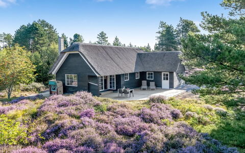 Thorulf - 3.5Km from the Sea: Tækning, Sommerhus, Hus, Tag, Hjem, Stuehus, Hytte, Estate, Landsby