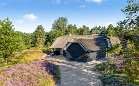 Thorulf - 3.5Km from the Sea: Tækning, Sommerhus, Hus, Tag, Hjem, Stuehus, Hytte, Estate, Landsby