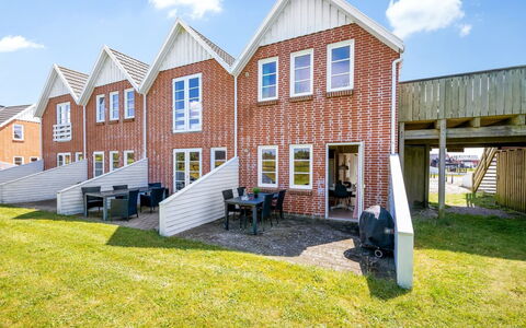 Hansia: Busk, Urban Design, Bunddække, Mursten, Lejlighed, Estate, Murværk, Altan, Landscaping
