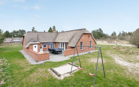 Ferhat - 2.9Km from the Sea: Tag, Hus, Land Lot, Hjem, Sommerhus, Estate, Garden Bygninger, Skygge, Bjælkehytte, Landscaping