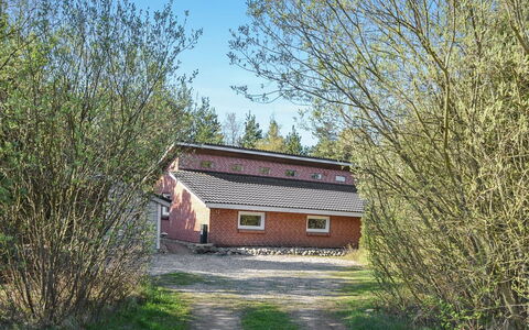 Elsy - 2.6Km from the Sea: Træ, Hus, Sommerhus, Hjem, Tag, Landdistrikt, Sidespor, Bjælkehytte, Garden Bygninger, Hårdttræ