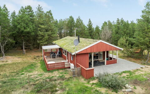 Nandolf - 3.5Km from the Sea: Græs, Hus, Tag, Hjem, Sommerhus, Busk, Land Lot, Landdistrikt, Stuehus, Bunddække
