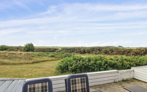 Femja - 2.3Km from the Sea: Sommerhus, Have, Sidespor, Garden Bygninger, Skygge, Gård, Backyard, Lawn, Stuehus, Landscaping