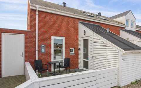 Femja - 2.3Km from the Sea: Sommerhus, Have, Sidespor, Garden Bygninger, Skygge, Gård, Backyard, Lawn, Stuehus, Landscaping
