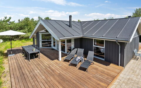 Athalia - 2.4Km from the Sea: Bygning, Hus, Vindue, Hjem, Tag, Boligområde, Busk, Sommerhus, Land Lot