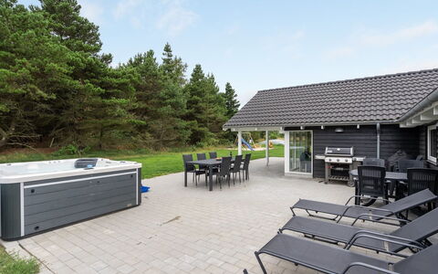 Krum - 4.5Km from the Sea: Busk, Urban Design, Bunddække, Mursten, Lejlighed, Estate, Murværk, Altan, Landscaping