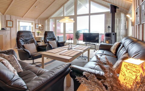 Oivi - 430M from the Sea: Møbel, Træ, Indretning, Loft, Couch, Hjem, Stue, Værelse, Etage, Stol