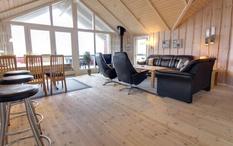 Oivi - 430M from the Sea: Træ, Trægulve, Loft, Møbel, Gulvbelægning, Etage, Indretning, Laminat Gulv, Stue, Hårdttræ