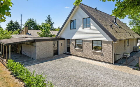 Marka - 2.5Km from the Sea: Hus, Tag, Hjem, Sommerhus, Estate, Stuehus, Villa, Veranda, Sidespor