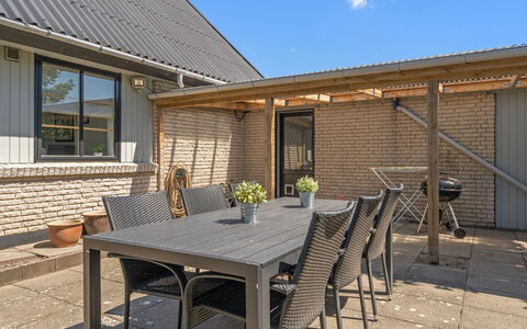 Marka - 2.5Km from the Sea: Hus, Tag, Hjem, Sommerhus, Estate, Stuehus, Villa, Veranda, Sidespor