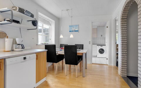 Marka - 2.5Km from the Sea: Hus, Tag, Hjem, Sommerhus, Estate, Stuehus, Villa, Veranda, Sidespor