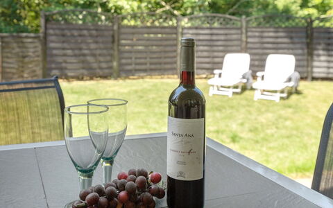 Marka - 2.5Km from the Sea: Flaske, Glas Flaske, Vin, Vinflaske, Drinkware, Barware, Vinglas