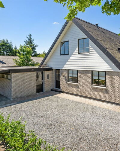 Marka - 2.5Km from the Sea