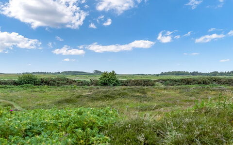 Reija - 2.3Km from the Sea: Arkitektur, Tag, Hjem, Kompositmateriale, Dagslys, Sidespor, Indkørsel