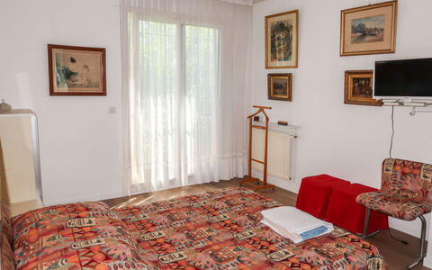 La Cigale: Møbel, Billedramme, Ejendom, Bygning, Komfort, Træ, Textile, Indretning, Gulvbelægning, Bed Frame