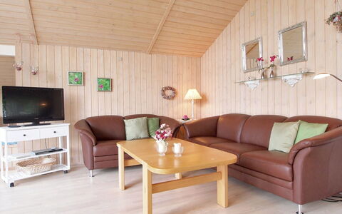 Lilia - 900M from the Sea: Hus, Hjem, Tag, Sommerhus, Land Lot, Estate, Stuehus, Landsby, Farm