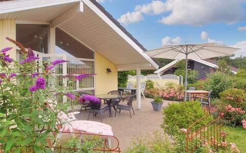 Lilia - 900M from the Sea: Hus, Hjem, Tag, Sommerhus, Land Lot, Estate, Stuehus, Landsby, Farm