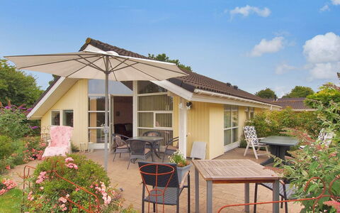 Lilia - 900M from the Sea: Hus, Hjem, Tag, Sommerhus, Land Lot, Estate, Stuehus, Landsby, Farm