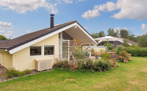 Lilia - 900M from the Sea: Hus, Hjem, Tag, Sommerhus, Land Lot, Estate, Stuehus, Landsby, Farm