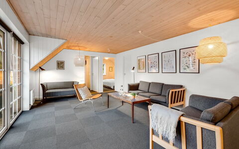 Iliana - 1Km from the Sea: Indretning, Møbel, Gulvbelægning, Etage, Loft, Couch, Træ, Stue, Værelse, Stol