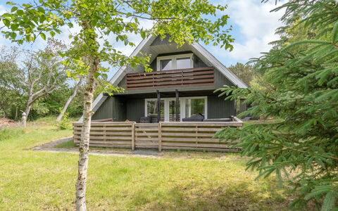 Ilsebeth - 1Km from the Sea: Busk, Urban Design, Bunddække, Mursten, Lejlighed, Estate, Murværk, Altan, Landscaping