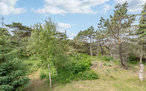 Ilsebeth - 1Km from the Sea: Busk, Urban Design, Bunddække, Mursten, Lejlighed, Estate, Murværk, Altan, Landscaping