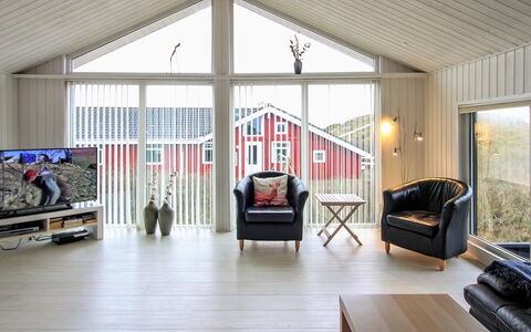 Hansina - 500M from the Sea: Træ, Loft, Indretning, Hjem, Gulvbelægning, Stue, Møbel, Etage, Trægulve, Couch