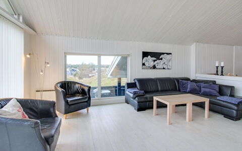 Hansina - 500M from the Sea: Træ, Loft, Gulvbelægning, Trægulve, Etage, Indretning, Hårdttræ, Stue, Laminat Gulv, Værelse