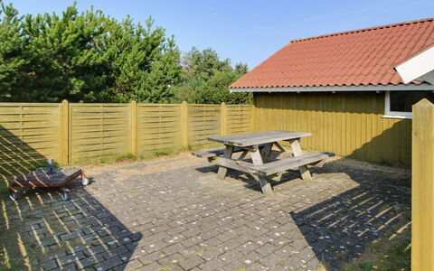 Eline - 1.5Km from the Sea: Træ, Sommerhus, Hårdttræ, Planke, Bejdse, Garden Bygninger, Design, Gård, Bjælkehytte, Backyard