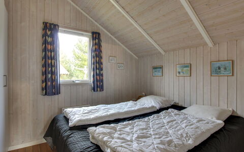 Eline - 1.5Km from the Sea: Træ, Hjem, Sommerhus, Hårdttræ, Soveværelse, Planke, Bejdse, Seng, Sidespor, Bed Frame