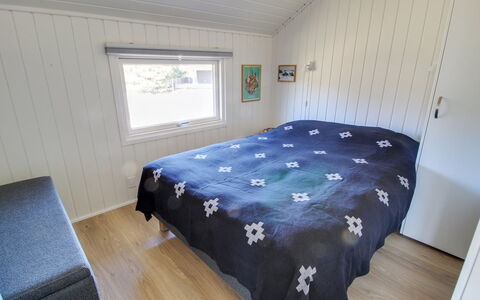 Morlin - 2Km from the Sea: Træ, Soveværelse, Hårdttræ, Planke, Bejdse, Bed Frame, Sengetøj, Sengetøj, Seng, Trægulve