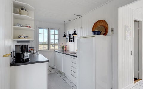 Aleksi - 500M from the Sea: Køkken, Gulvbelægning, Indretning, Etage, Køkken Apparat, Større Bandage, Cabinetry, Countertop, Loft, Hjem