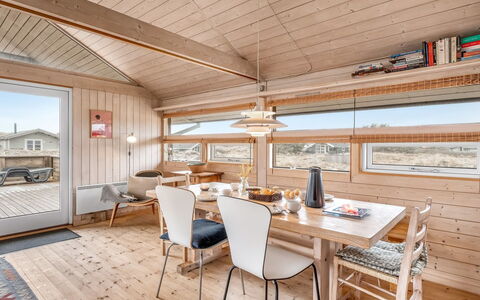 Krak - 1Km from the Sea: Tag, Land Lot, Sommerhus, Hjem, Landdistrikt, Skur, Sidespor, Garden Bygninger, Bjælkehytte, Hytte