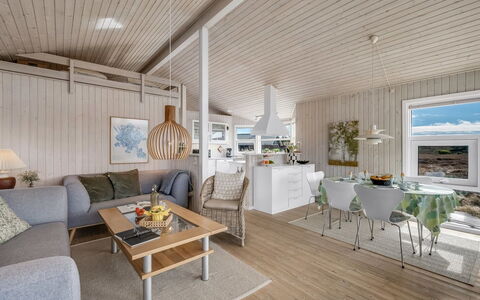 Ferdine - 1.5Km from the Sea: Træ, Gulvbelægning, Etage, Hjem, Indretning, Loft, Trægulve, Hårdttræ, Planke, Stue