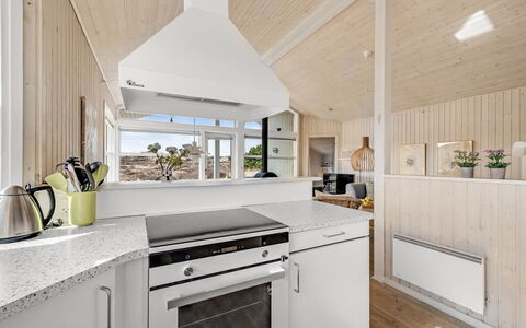 Ferdine - 1.5Km from the Sea: Køkken, Træ, Gulvbelægning, Loft, Indretning, Køkken Apparat, Countertop, Etage, Større Bandage, Cabinetry