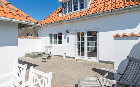 Fridoline - 150M from the Sea: Hus, Tag, Hjem, Sommerhus, Estate, Stuehus, Villa, Veranda, Sidespor