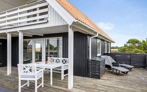 Teda - 2Km from the Sea: Græs, Hus, Tag, Sommerhus, Hjem, Busk, Stuehus, Land Lot, Landdistrikt