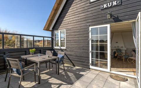 Sten - 100M from the Sea: Busk, Urban Design, Bunddække, Mursten, Lejlighed, Estate, Murværk, Altan, Landscaping