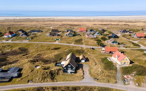 Sten - 100M from the Sea: Busk, Urban Design, Bunddække, Mursten, Lejlighed, Estate, Murværk, Altan, Landscaping