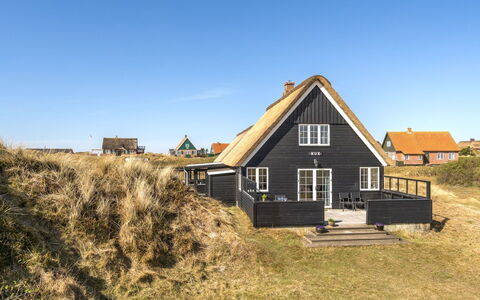 Sten - 100M from the Sea: Busk, Urban Design, Bunddække, Mursten, Lejlighed, Estate, Murværk, Altan, Landscaping