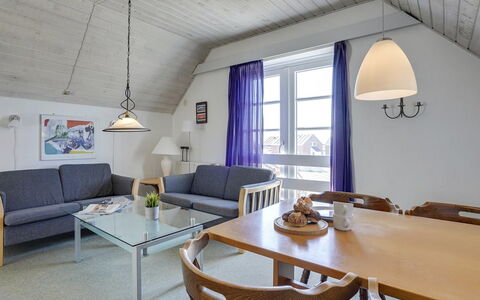 Otto - 2.3Km from the Sea: Møbel, Gulvbelægning, Indretning, Loft, Etage, Stol, Køkken & Spisebord, Stue, Hårdttræ, Design